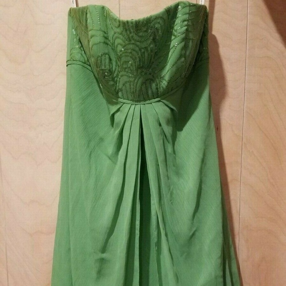 David's Bridal Short Strapless Dress SZ 6 Clover